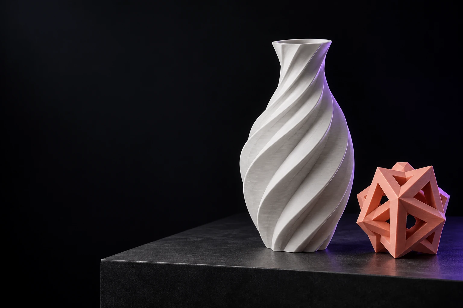 Vaso espiral e escultura geométrica para impressão 3D